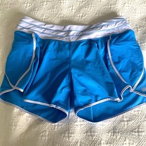 Lululemon blue and white shorts with side zipper pockets size 8